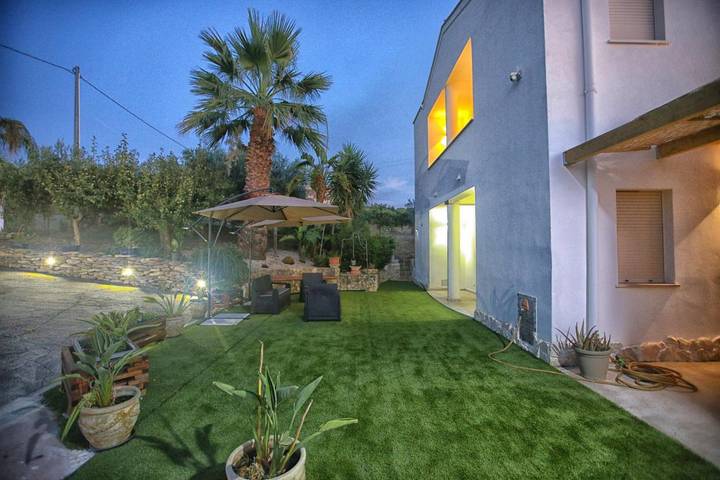 Casa vacanza per 6 persone, con Balcone e Terrazza nonché Giardino e Panorama a Ribera