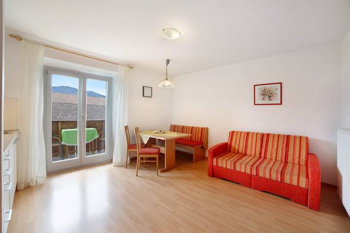 Ferienwohnung für 4 Personen, mit Balkon in Schenna