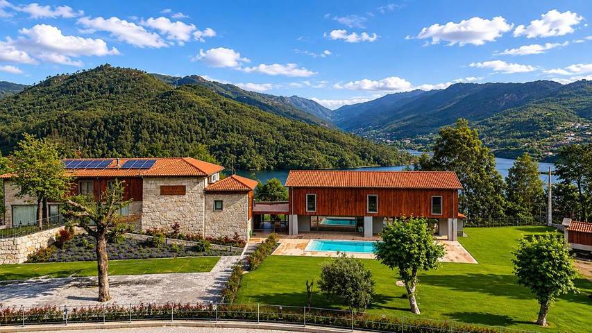 Casa rural para 2 pessoas, com Terraço e Jardim e ainda Piscina and Vista no Parque Nacional da Peneda-Gerês