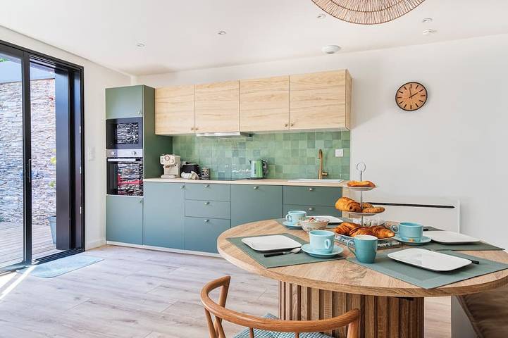 Maison de vacances pour 4 personnes, avec terrasse et sauna ainsi que jardin et jacuzzi à Angers