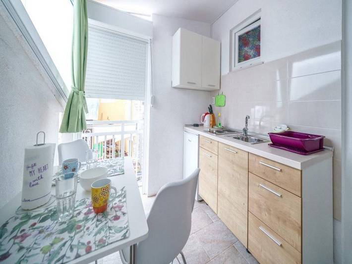 Gîte pour 2 personnes, avec terrasse à Vodice - 3