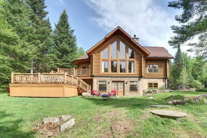 Location de vacances pour 10 personnes, avec piscine ainsi que vue sur le lac et jardin, adapté aux familles dans Québec - 2