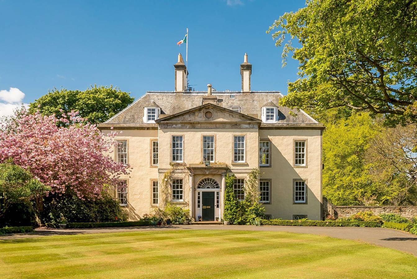 Blossom Mansion in Edinburgh, Edinburgh and Lothian