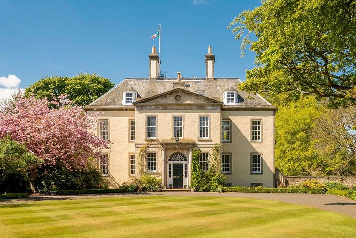 Villa voor 24 personen, met terras en tuin in Edinburgh