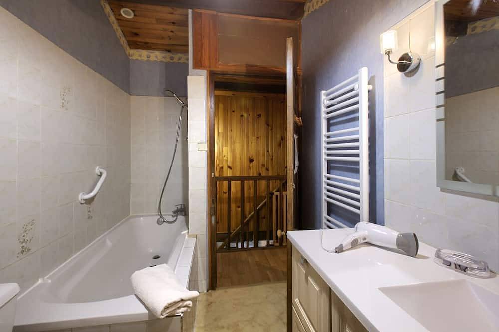 Near Arcachon green vacation rentals for couples or groups in Mios, Arcachon region