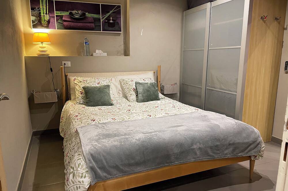 Holiday home (up to 8 pers) with pool in absolutely fabulous environment! in Isolabona, Ligurian Alps