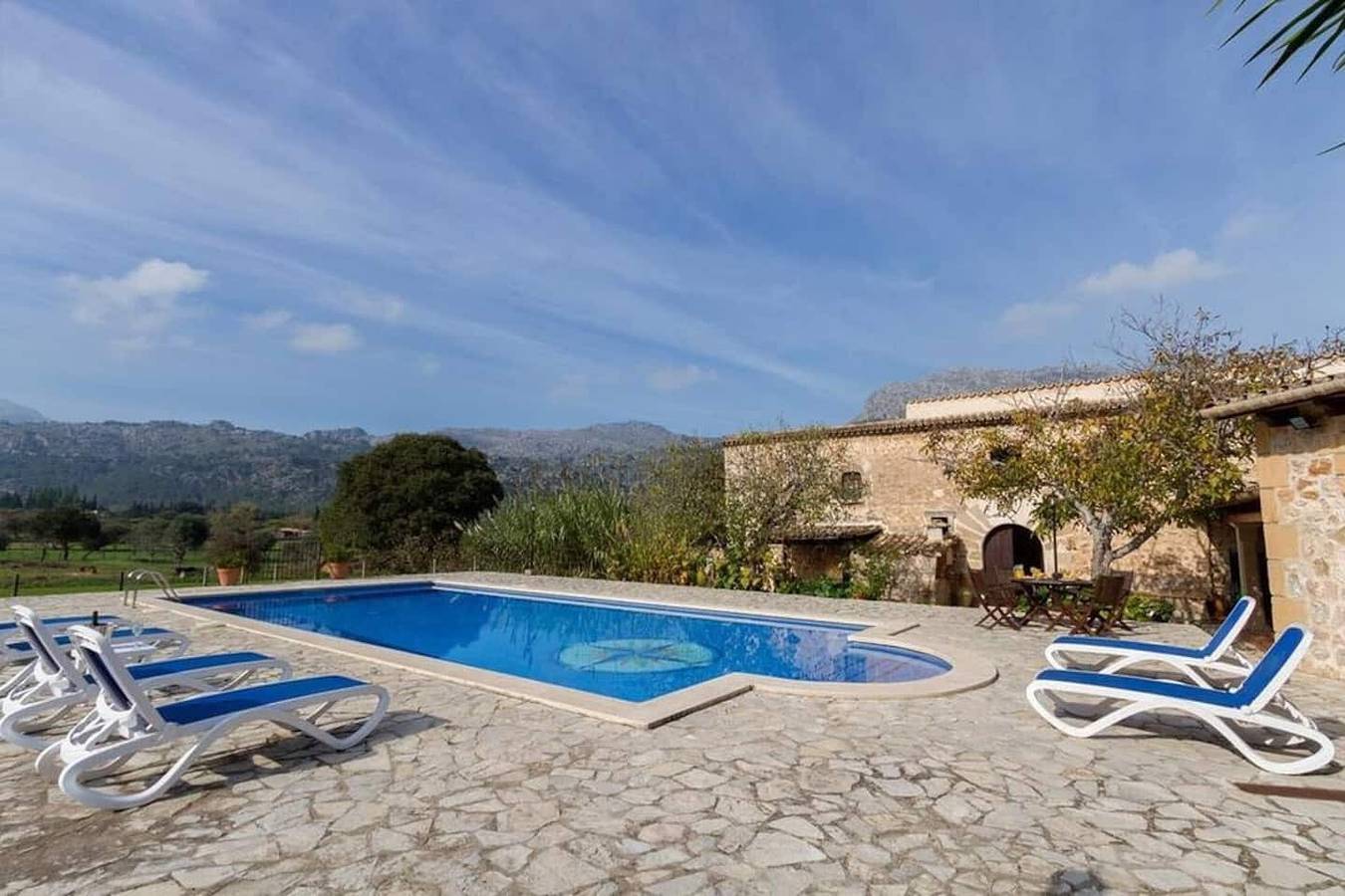 Finca Plana Morro with Mountain View, Pool, Garden, Terrace & Wi-Fi in Torrent de la Vall d'en Marc, Pollença