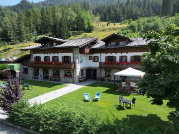 Chambre d’hôte pour 2 personnes, avec sauna et balcon ainsi que vue et jardin à Courmayeur