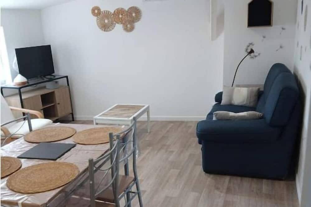 Appartement entier, Appartement rénové dans centre village de Mazan in Mazan, Parc naturel régional du Mont-Ventoux