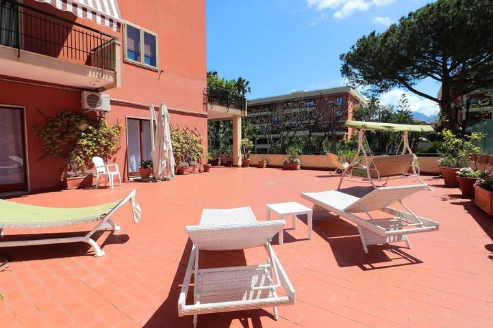 Apartamento para 8 personas, con jardín, Se admiten mascotas en Sorrento