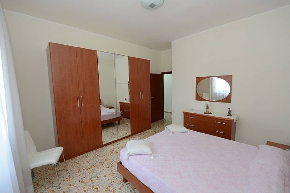 Hel lejlighed, Second floor apartment Casa Amena near Vatican, Metro, parking. in Primavalle, Rom