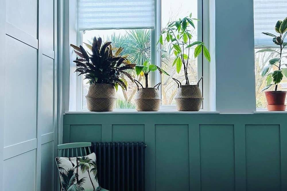 Entire apartment, Seashell - Central Location Apartment Pet friendly! in Folkestone, Kent