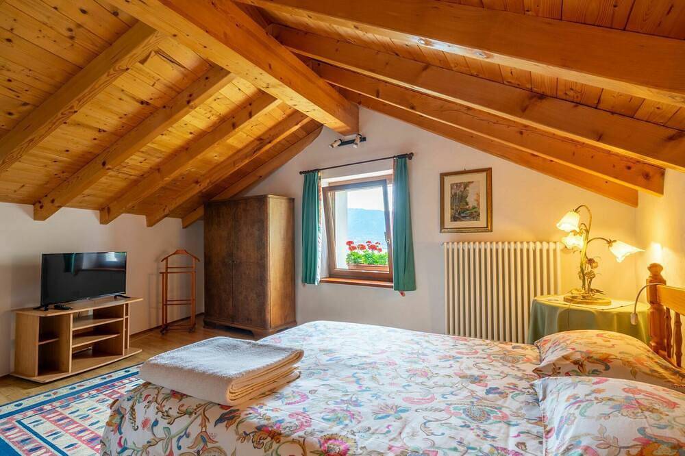 Atemberaubendes  Ferienhaus für 5 Gäste mit  W-Lan, Tv und Innenhof in Cannero Riviera, Lago Maggiore (Piemont)