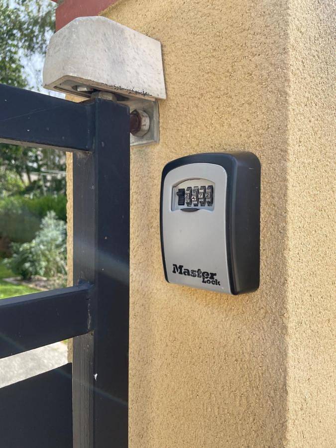 Two-Bedroom House in Huisseau-sur-Cosson, Région de Blois