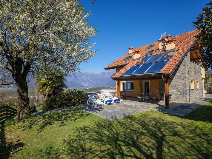 Ferienwohnung für 8 Personen, mit Balkon und Terrasse sowie Garten und Kinderpool in Colico - 3