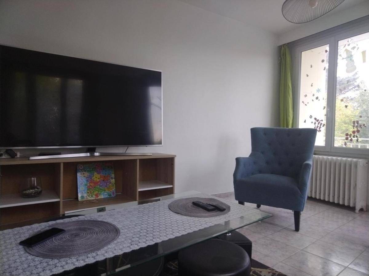 Appartement entier, Three-Bedroom Apartment in Enghien-les-Bains, Val-d'Oise