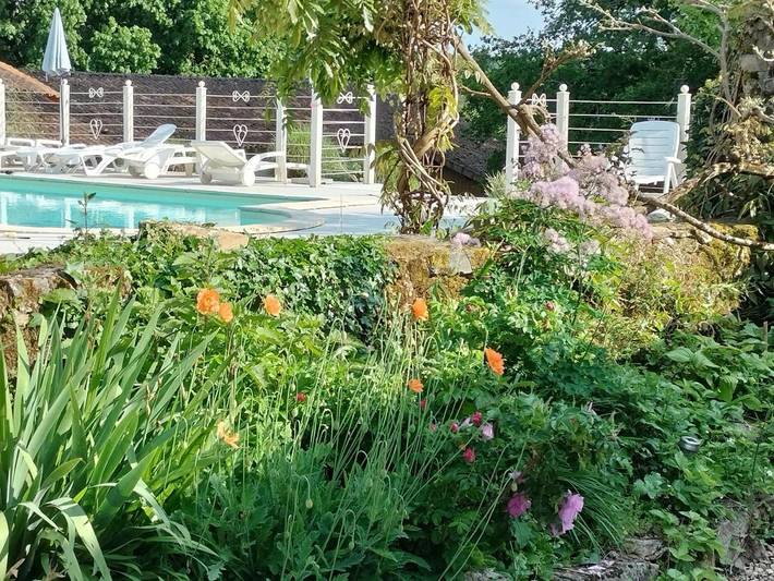 Location de vacances pour 11 personnes, avec piscine ainsi que jardin et vue à Saint-Bazile - 3