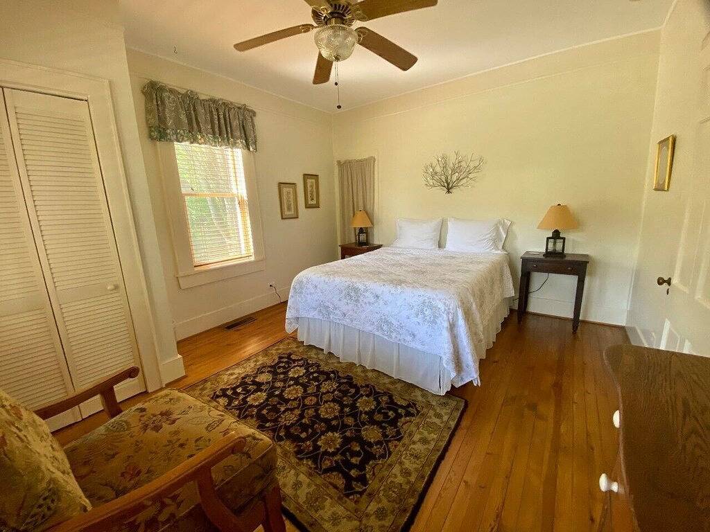 Hot Springs Creek House – Hot Tub & Space for Everyone in Hot Springs (NC), Madison County (NC)