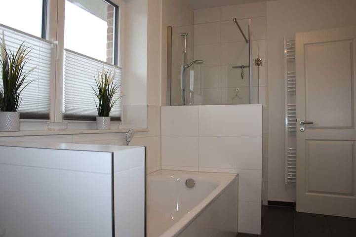 Ganze Wohnung, Traumhafte Ferienwohnung mit Seeblick pur in Dersau, Südliche Ostseeküste
