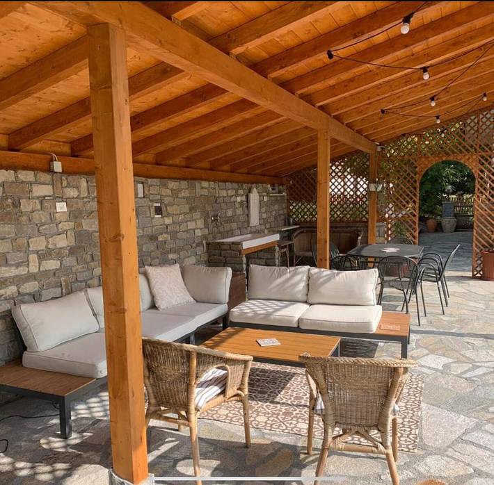 Location de vacances pour 8 personnes, avec piscine ainsi que vue et jardin à Ponzone - 2