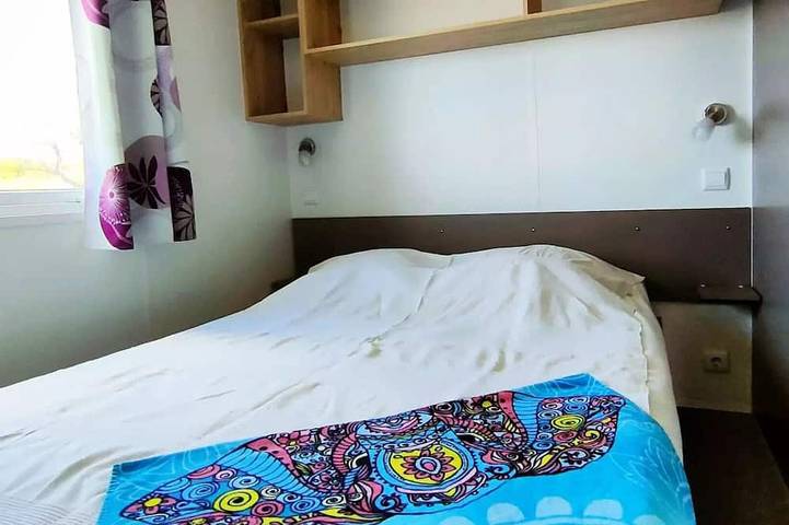 Mobil home pour 4 personnes, avec terrasse à Saint-Mitre-les-Remparts - 2