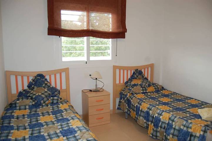 Appartement entier, Modern 2 Bed Apt 2 Min Villamartin Plaza, Golf & Beach in Villamartín (Orihuela), Orihuela