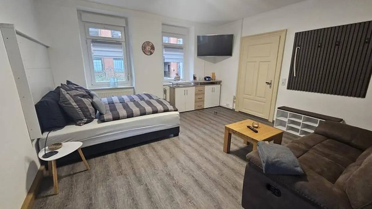 Entire holiday apartment, Cozy Apartment near City Center with Parking & Amenities in Zittau, Zittau Mountains