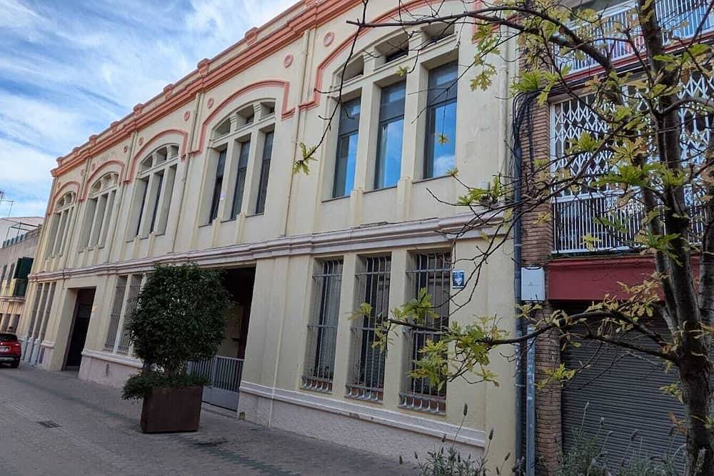 Entire apartment, Piso para 4 personas para estancia de trabajo a 30 minutos de Barcelona. in Premià de Mar, Costa del Maresme