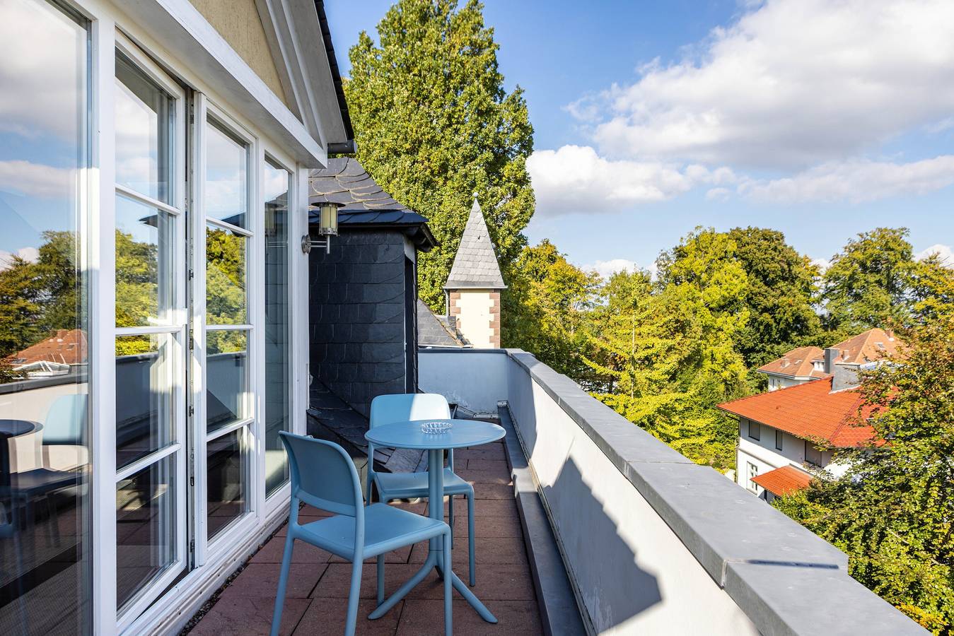 Ganze Wohnung, Panorama penthouse in wunderschöner villa in Brasselsberg, Kassel