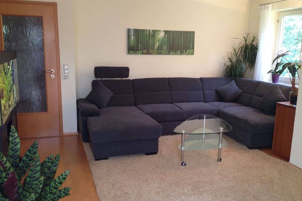 Ganze Wohnung, Geräumige Fewo im Grünen (85qm) mit großem überdachten Freisitz. in Eriskirch, Obersee (Bodensee)