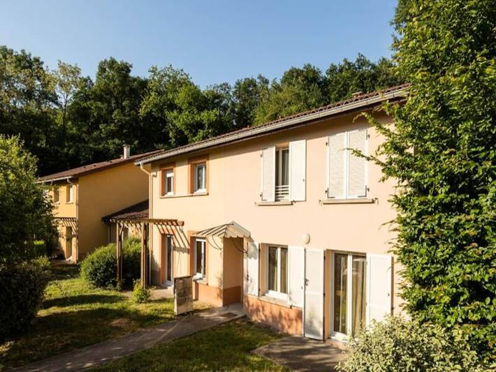 Gîte pour 6 personnes, avec piscine, animaux acceptés à Lissieu - 4