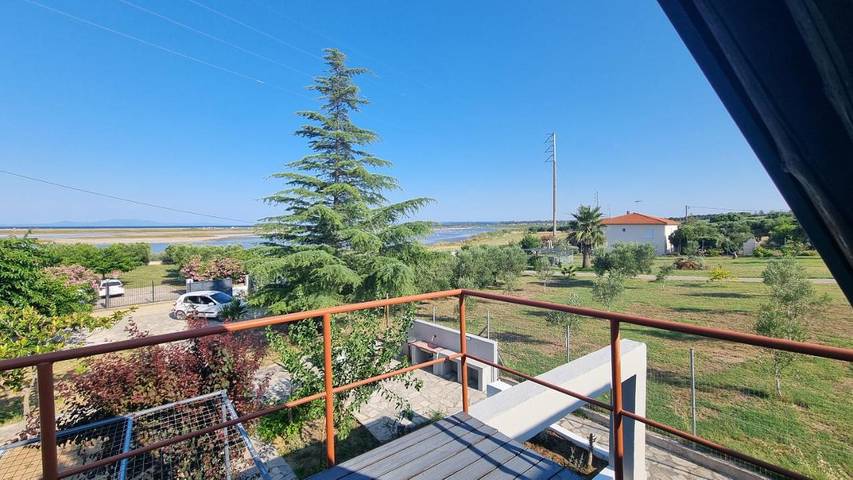 Location de vacances pour 4 personnes, avec terrasse ainsi que vue et jardin, animaux acceptés dans Portes - 3