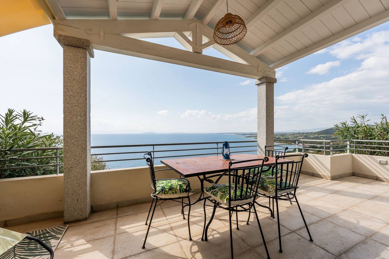 Villa mit privatem Pool und Meerblick in Terra Mala, Cagliari Provinz