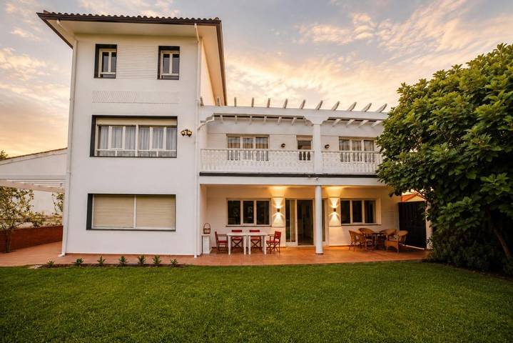 Casa rural para 10 personas, con Terraza y Jardín en Santander - 2