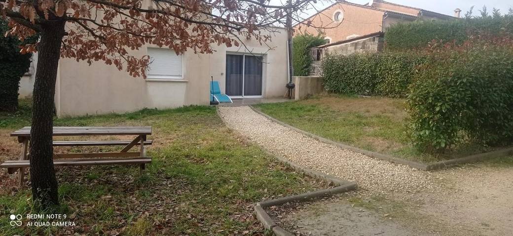 Location de vacances pour 4 personnes, avec Terrasse et Jardin ainsi que Piscine et Vue à Saint-Privat-des-Vieux