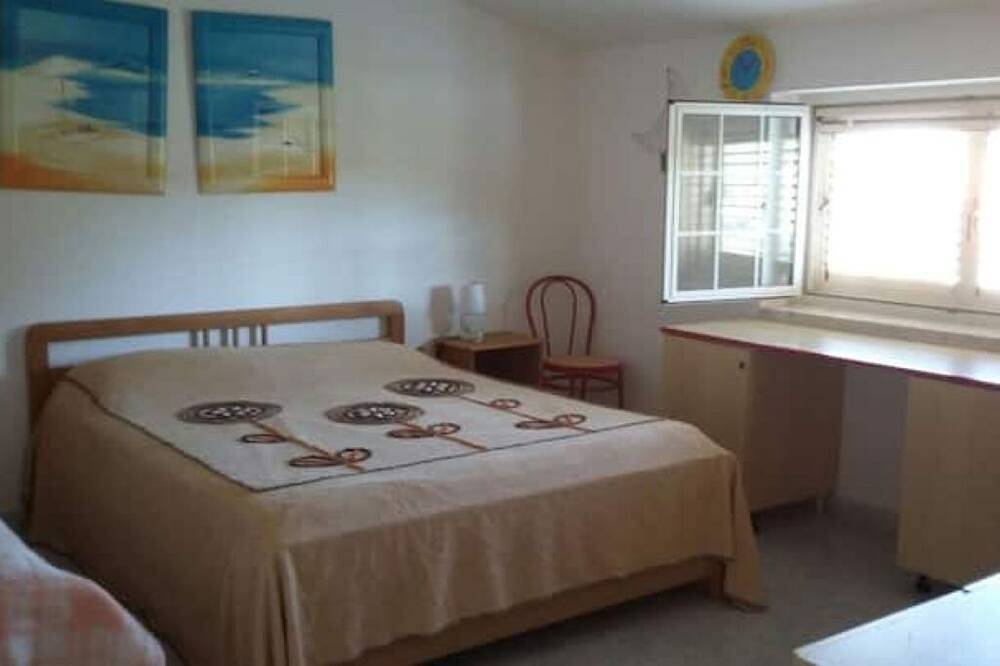 A lovely villa with swimming pool, located between the hills, river and the sea. in Centola, Cilento