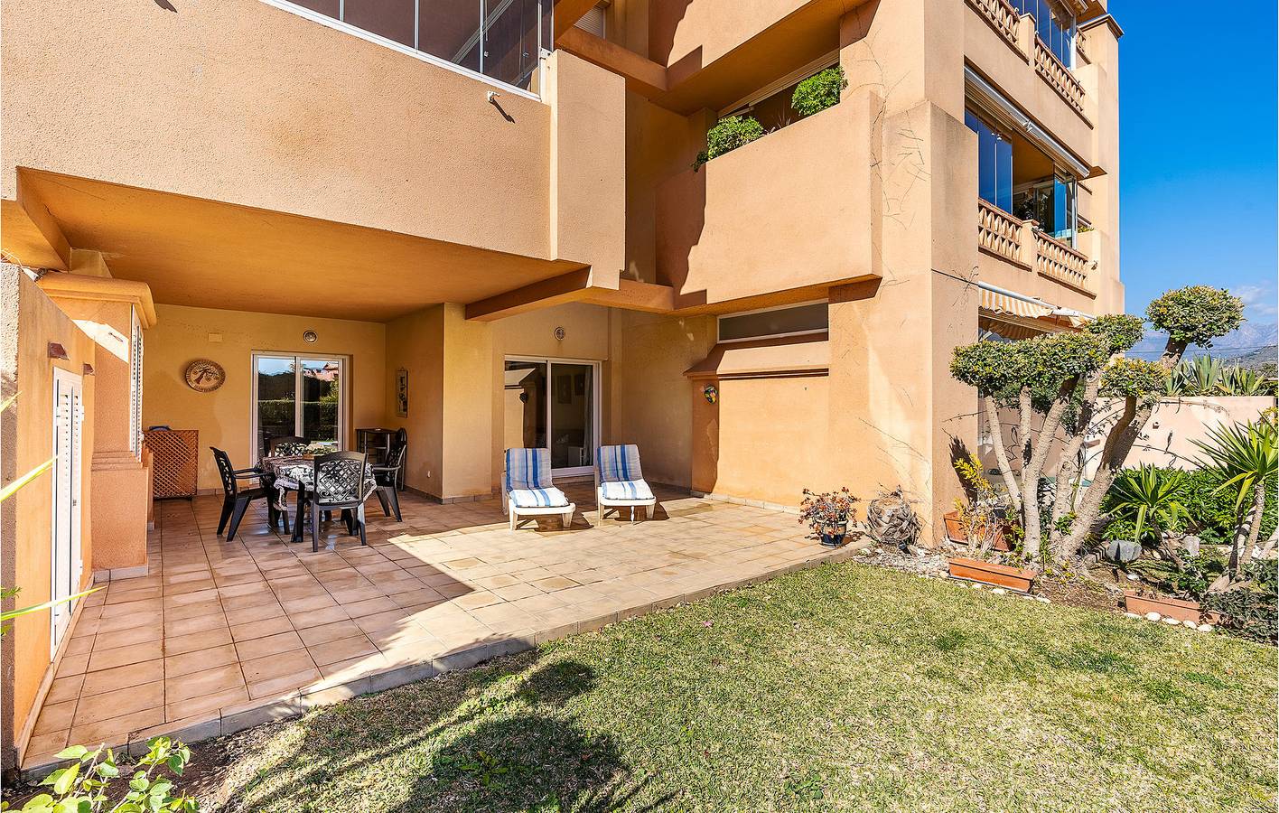 Entire holiday apartment, Sea View Apartment with Parking, Pool & Terrace in Torrox Costa, Torrox