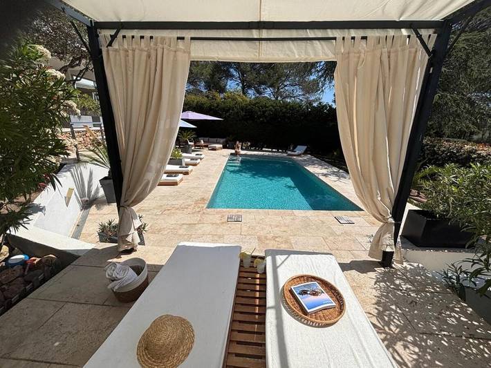 Maison de vacances pour 5 personnes, avec Balcon et Terrasse ainsi que Piscine et Vue dans Boulouris