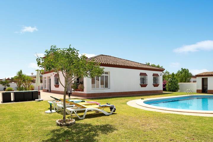 Villa « Cruz del Sur » avec piscine, jardin, 3 terrasses et Wi-Fi in Conil de la Frontera, Costa de la Luz
