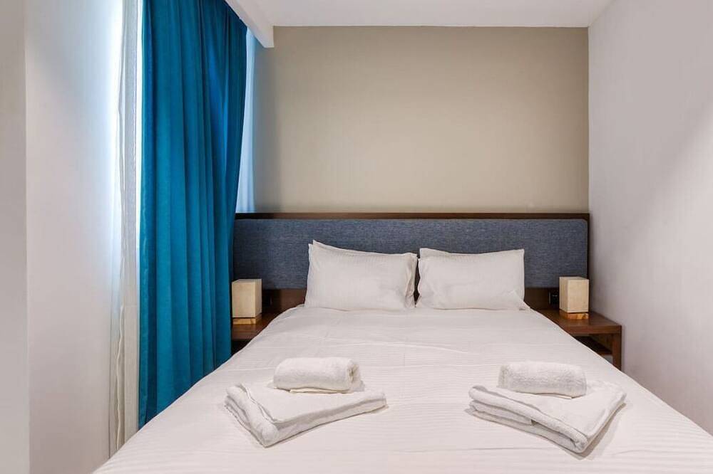 Entire apartment, Modern 2Br home with pool access & Wifi in Swieqi in San Giljan, Malta Island