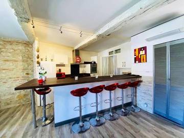 Gîte pour 7 personnes, avec vue et balcon à Saint-Estève