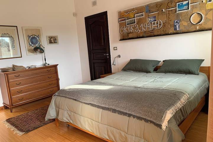 Ganze Wohnung, Villa Grillo, Amid Olive Trees, Art, and the Sea in Molfetta, Bari Provinz