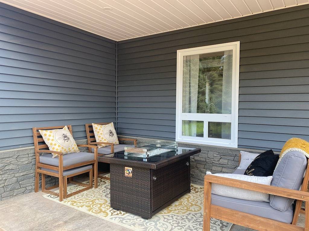 Stay in an Authentic Mongolian Yurt with Private Hot Tub in Kings County (Kanada)