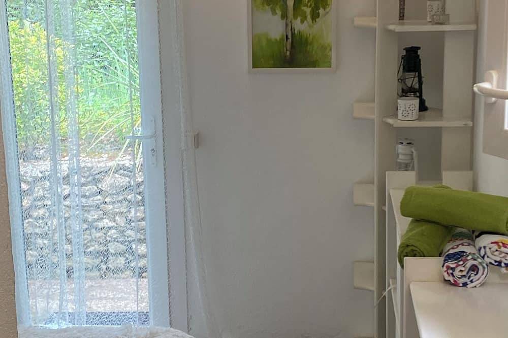 Jacuzzi todo el año y relajarse rodeado de naturaleza Casa provenzal para 3 in Mirabel-aux-Baronnies, Nyons region