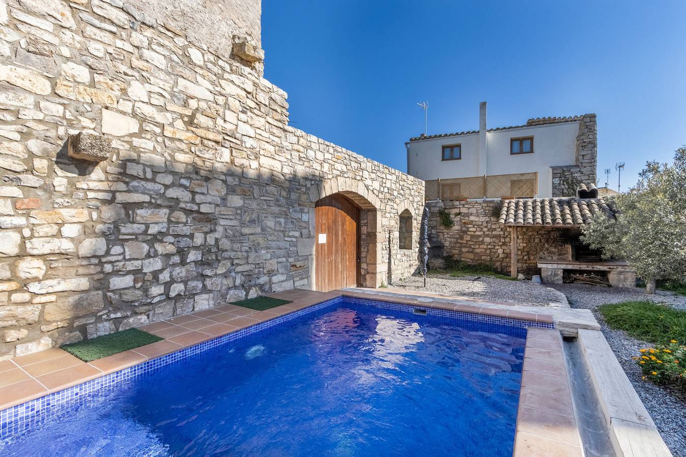 Gîte rural 'Cal Xavier De Segura' avec piscine privée, jardin privé et Wi-Fi in Savallà del Comtat (Catalonia), Province de Tarragone
