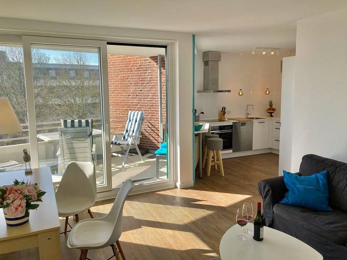 Ganze Wohnung, Ferienwohnung Strandmohn: 60 m² am Strand mit Balkon & Meerblick in Nordfriesische Inseln (Schleswig-Holstein) (Schleswig-Holstein), Wyk auf Föhr