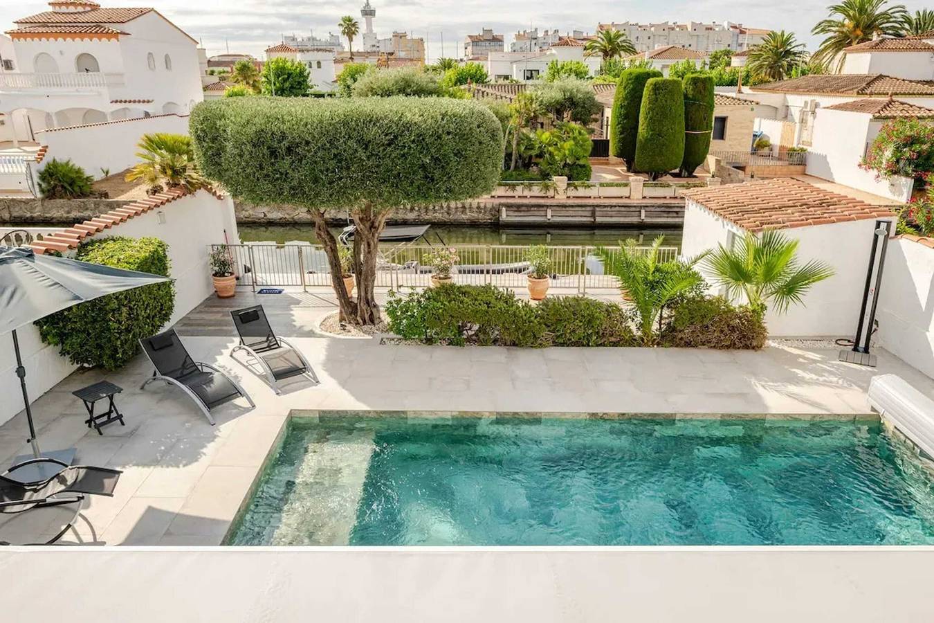 Villa accogliente a Empuriabrava con piscina privata in Empuriabrava, Upper Empordà