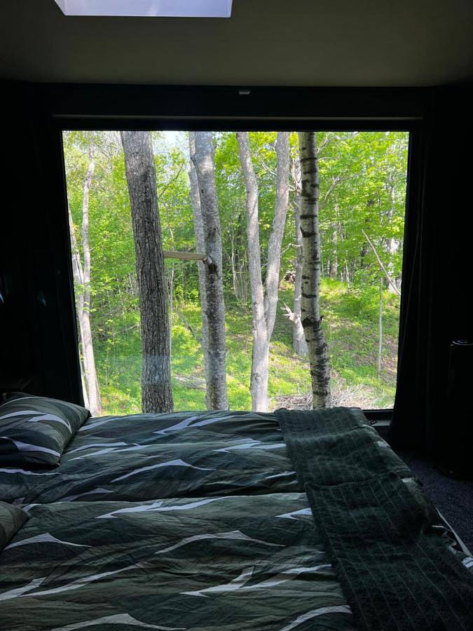 Vättervy Glamping- Ravinstuga in Habo, Vättermeer