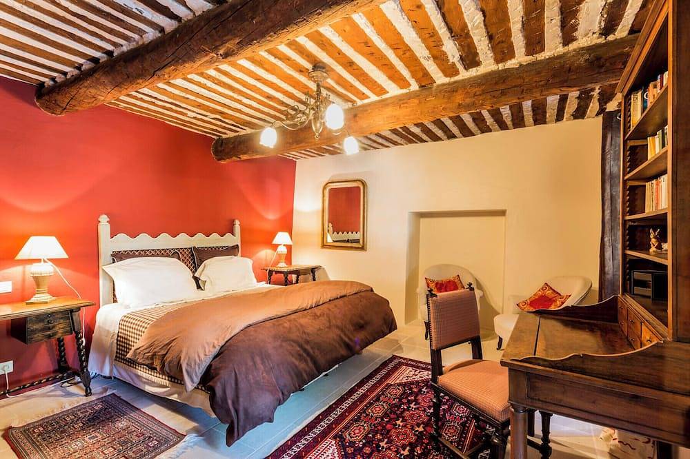 Holiday in Provence - La Bastide de Maubec in Maubec, Parc naturel régional du Luberon