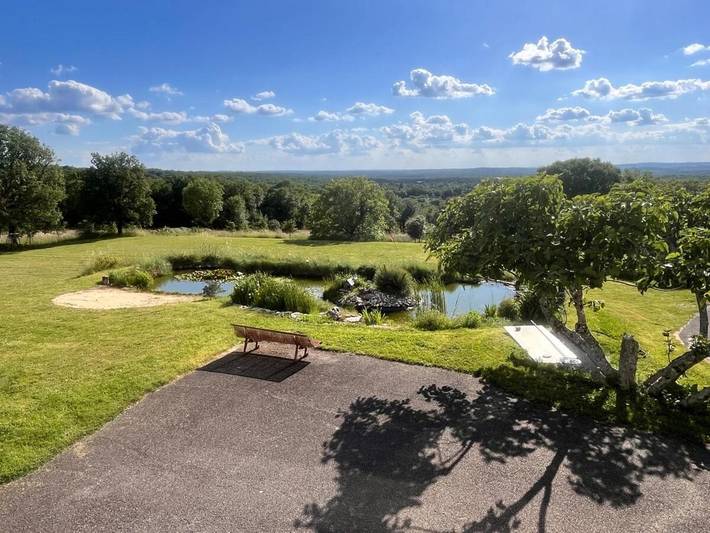 Location de vacances pour 9 personnes, avec terrasse ainsi que vue et piscine à Saint-Jean-de-Laur - 3